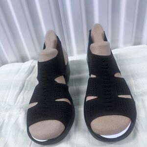 NWOT - Lifestride, Double up wedge sandal - Bzees Black Women's Sandals